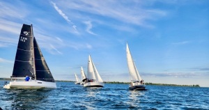 Christine-Fairbank-_-close-hauled